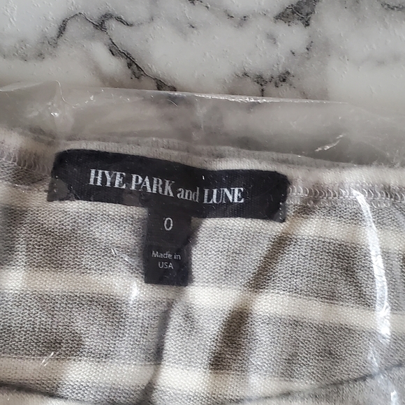 HYE PARK and LUNE Supersoft Gray & White  T-Shirt - Picture 4 of 12